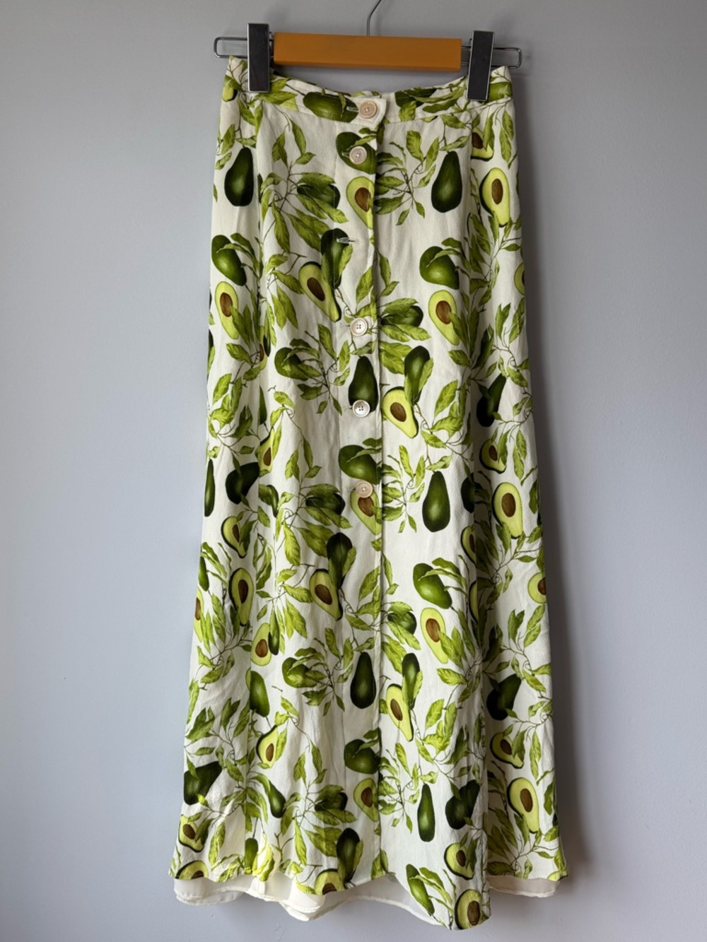 (00) Wilfred White Maxi Skirt with Green Avocado Print